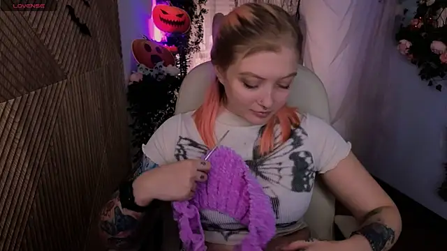 Kiki shay online show from 10-30-25, 01:20