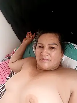 Snapshot of estrellita-sexy chatting on 10-20-25, 05:24 estrellita-sexy online show from 10-20-25, 05:24