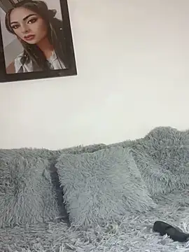 morenaQueen  online show from 12-20-25, 07:28