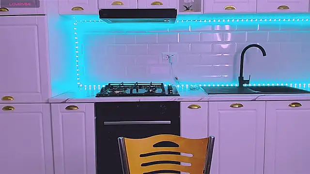 RheaLynn online show from 03-31-26, 09:06