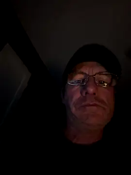 Snapshot of Kneetoe2025 chatting on 10-23-25, 03:49 Kneetoe2025 online show from 10-23-25, 03:49