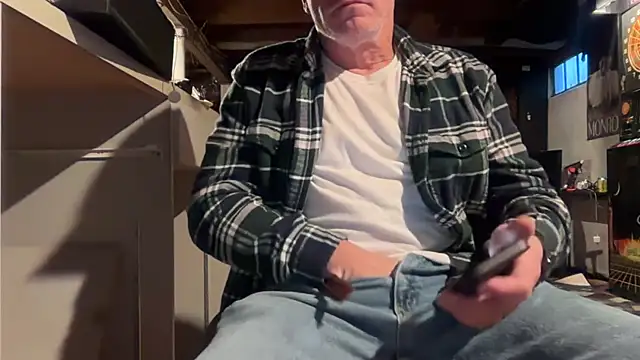 Snapshot of Kneetoe2025 chatting on 12-03-25, 10:09 Kneetoe2025 online show from 12-03-25, 10:09