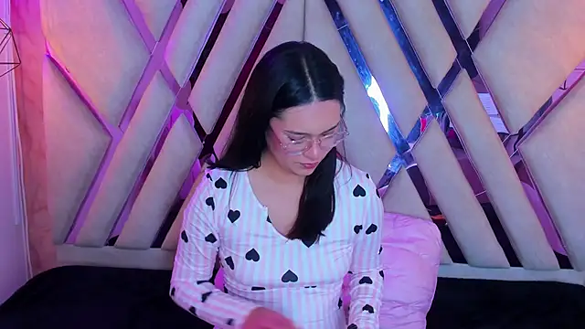 Isa doux online show from 04-26-26, 04:32