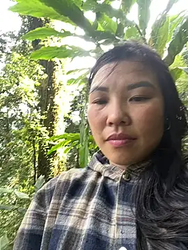 Snapshot of asuka-show chatting on 10-23-25, 03:05 asuka-show online show from 10-23-25, 03:05