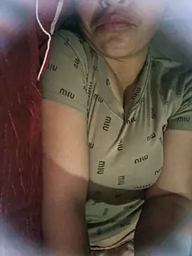 Snapshot of chipu06 chatting on 04-06-26, 10:00 chipu06 online show from 04-06-26, 10:00