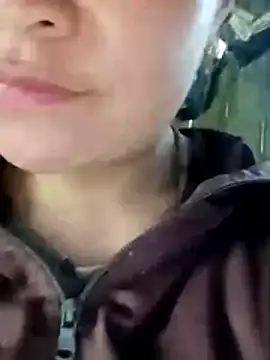 Snapshot of chipu06 chatting on 03-11-26, 04:50 chipu06 online show from 03-11-26, 04:50