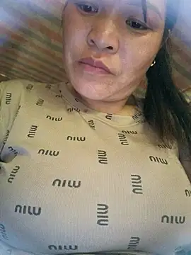 Snapshot of chipu06 chatting on 03-28-26, 04:35 chipu06 online show from 03-28-26, 04:35