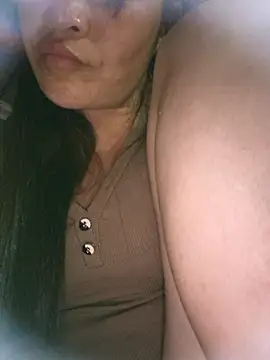 Snapshot of chipu06 chatting on 04-04-26, 03:29 chipu06 online show from 04-04-26, 03:29