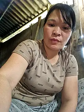 Snapshot of chipu06 chatting on 03-20-26, 04:24 chipu06 online show from 03-20-26, 04:24