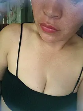 Snapshot of chipu06 chatting on 03-27-26, 07:28 chipu06 online show from 03-27-26, 07:28