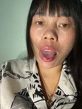 Snapshot of Winny-sexy chatting on 03-25-26, 01:06 Winny-sexy online show from 03-25-26, 01:06