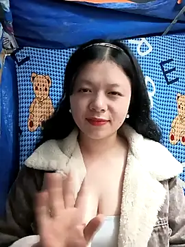 lisa-bae00 online show from 12-22-25, 11:54