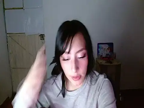 Snapshot of fresita_streamer chatting on 10-24-25, 05:39 fresita streamer online show from 10-24-25, 05:39