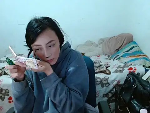 Snapshot of fresita_streamer chatting on 10-31-25, 05:04 fresita streamer online show from 10-31-25, 05:04