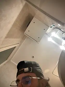 Snapshot of Paapii1098 chatting on 02-11-26, 07:58 Paapii1098 online show from 02-11-26, 07:58