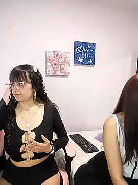 Pinkvixen69 online show from 04-13-26, 04:44