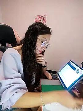 Pinkvixen69 online show from 02-09-26, 07:45