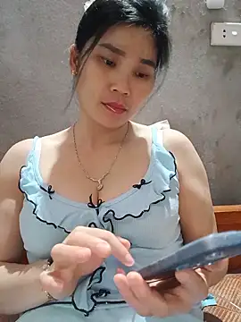 Snapshot of Bear_bear0 chatting on 05-27-26, 12:09 Bear bear0 online show from 05-27-26, 12:09