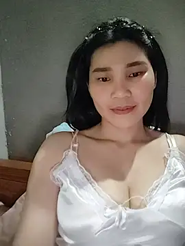 Snapshot of Bear_bear0 chatting on 05-16-26, 11:09 Bear bear0 online show from 05-16-26, 11:09