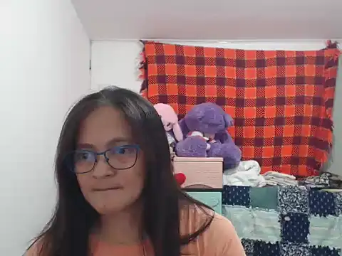 Snapshot of Kinkybela2025 chatting on 10-28-25, 02:27 Kinkybela2025 online show from 10-28-25, 02:27