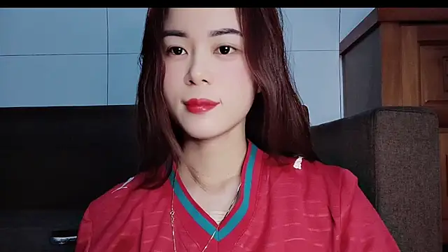Family-Lovee online show from 06-18-26, 06:57