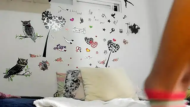 Snapshot of YAILIN_04 chatting on 11-30-25, 03:18 YAILIN 04 online show from 11-30-25, 03:18