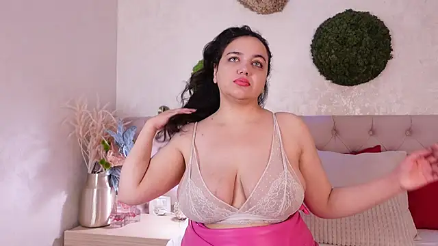 MoniqueJade online show from 11-06-25, 07:29