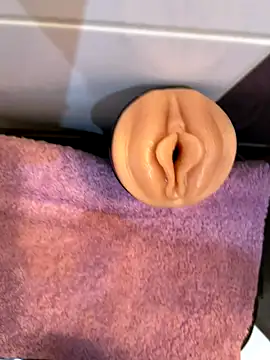 iCum uCum online show from 10-25-25, 03:01