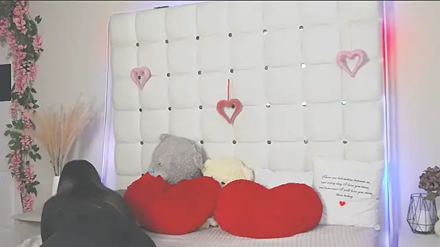 Snapshot of AlsouKass chatting on 04-08-26, 06:15 AlsouKass online show from 04-08-26, 06:15