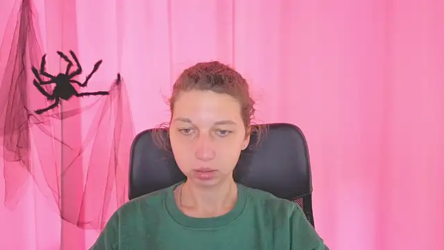 CuteEllii online show from 10-30-25, 10:57