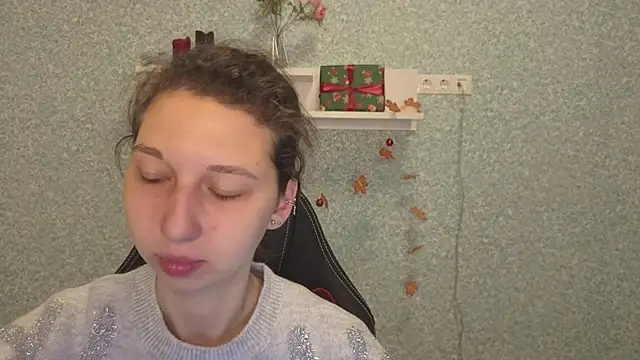 CuteEllii online show from 12-20-25, 05:21