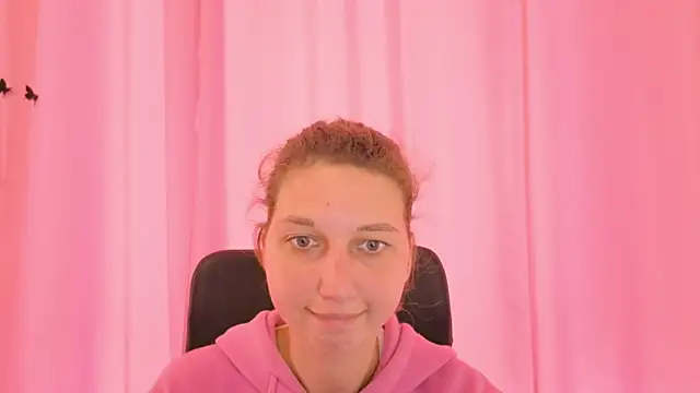 CuteEllii online show from 10-24-25, 10:03