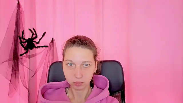 CuteEllii online show from 11-13-25, 11:03