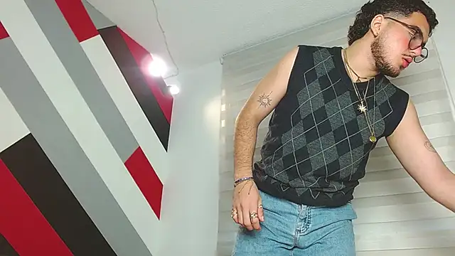 Zac Golden online show from 02-07-26, 01:41