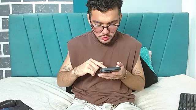 Zac Golden online show from 12-20-25, 12:08