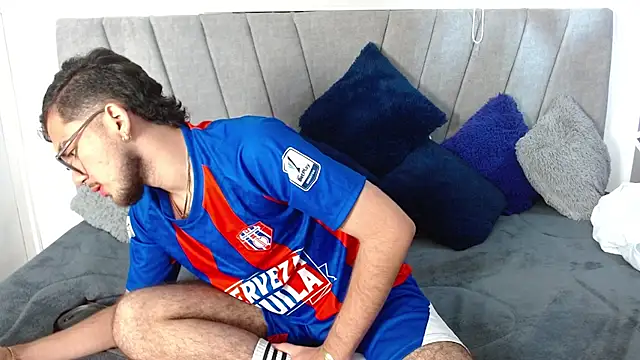 Zac Golden online show from 10-24-25, 05:28