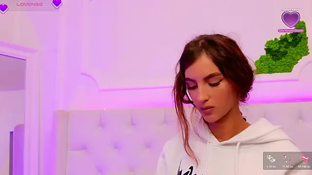 ElisaCharm online show from 04-15-26, 03:56