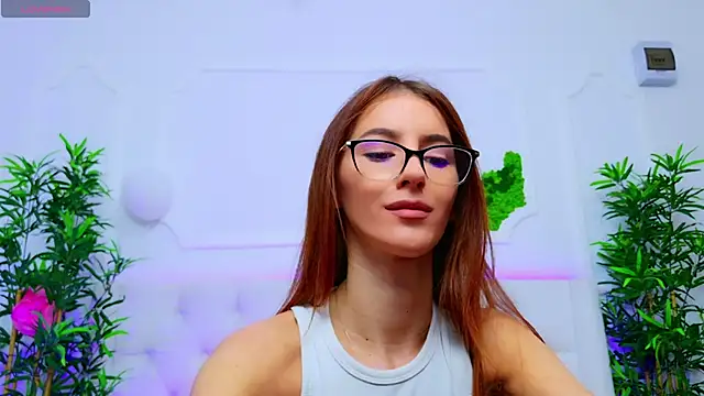 ElisaCharm online show from 10-27-25, 04:57