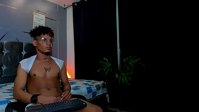 Gabo King  online show from 10-20-25, 01:33