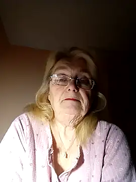 AmyLove353 online show from 12-18-25, 08:01