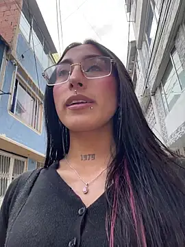 Violeet-Smith online show from 12-04-25, 07:46