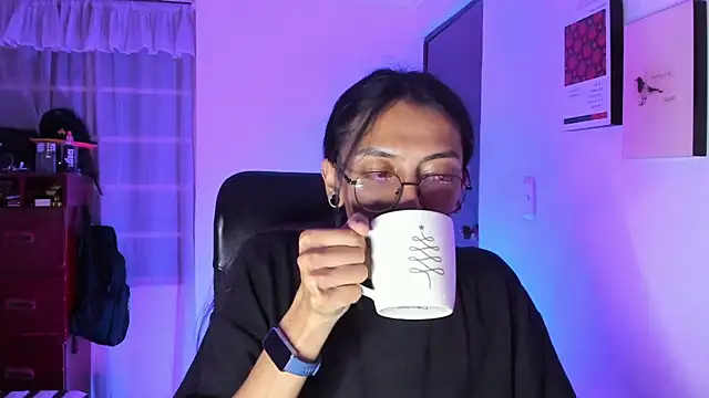 Snapshot of _Astrea_ chatting on 02-18-26, 01:14 Astrea online show from 02-18-26, 01:14