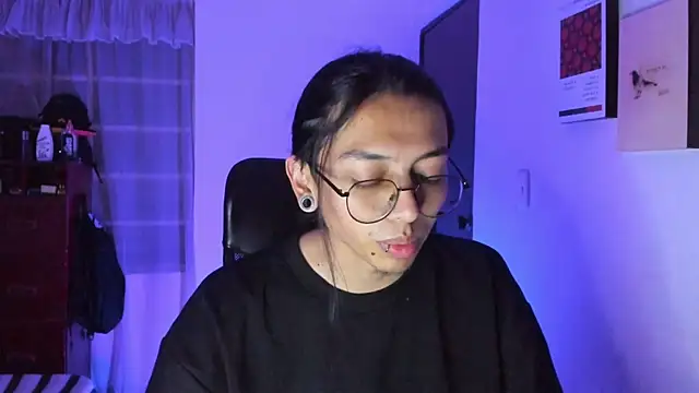 Snapshot of _Astrea_ chatting on 02-14-26, 07:08 Astrea online show from 02-14-26, 07:08