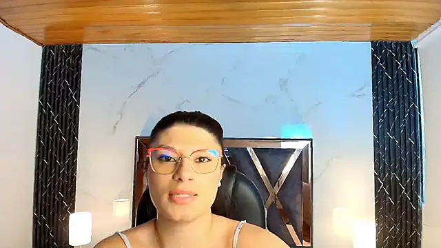 AlexaLaenz online show from 01-10-26, 11:49