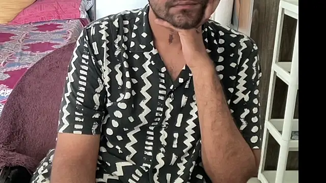 MakeMeAwareAah online show from 10-26-25, 04:46