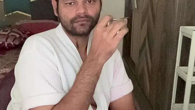 MakeMeAwareAah online show from 10-24-25, 04:11