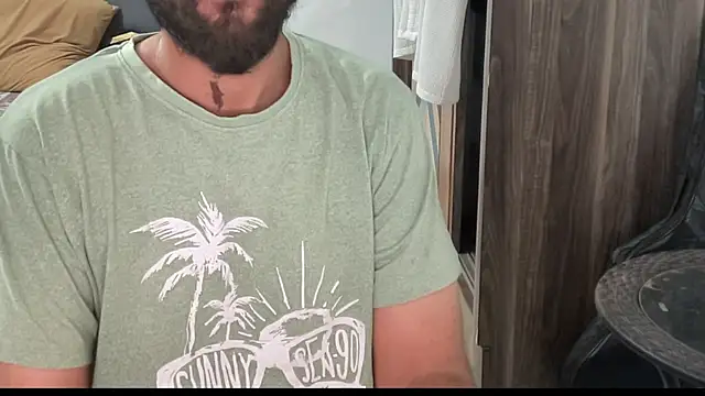 Snapshot of MakeMeAwareAah chatting on 04-13-26, 02:54 MakeMeAwareAah online show from 04-13-26, 02:54