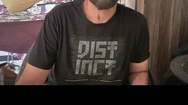 Snapshot of MakeMeAwareAah chatting on 04-12-26, 05:44 MakeMeAwareAah online show from 04-12-26, 05:44