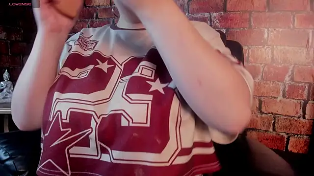 Danna piink  online show from 04-11-26, 12:20