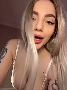 Snapshot of HugeBoobsAlice chatting on 03-02-26, 05:08 HugeBoobsAlice online show from 03-02-26, 05:08